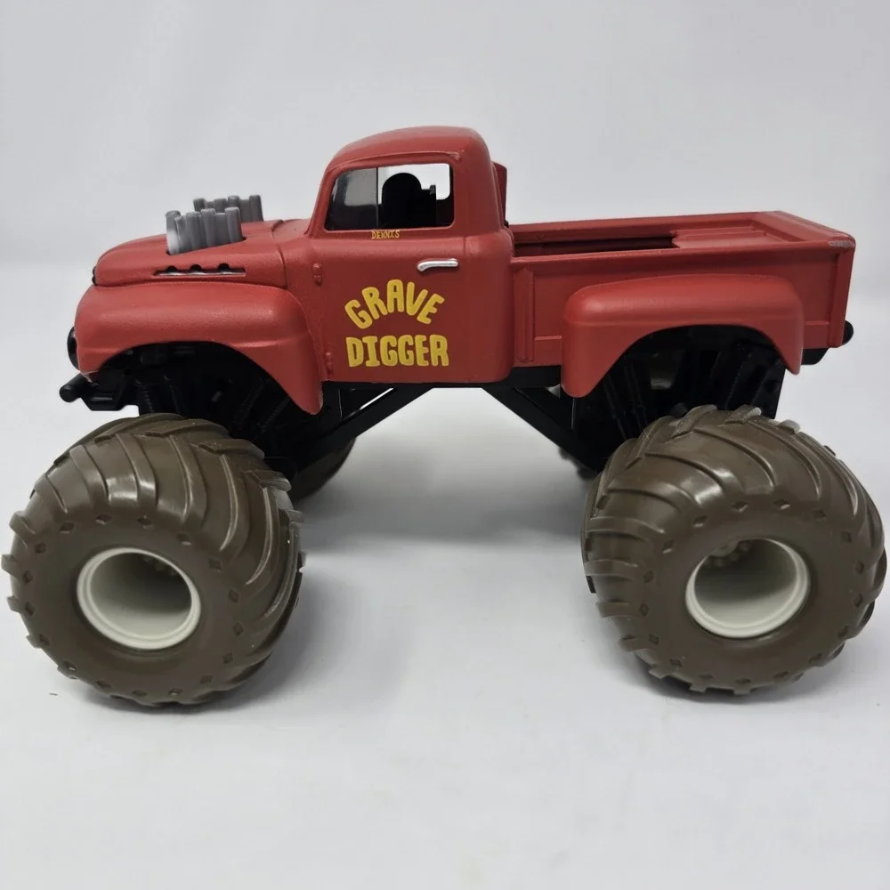 Monster Jam Grave Digger Red Truck‎  Diecast